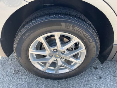 Used 2023 Chevrolet Equinox LT FWD image 35
