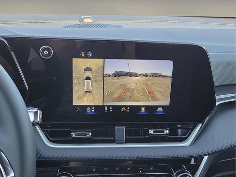 Used 2026 Chevrolet Equinox LT w/ Convenience Package II image 16