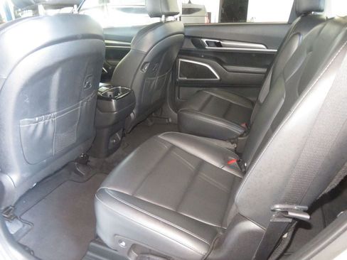 Used 2020 Kia Telluride S FWD image 23