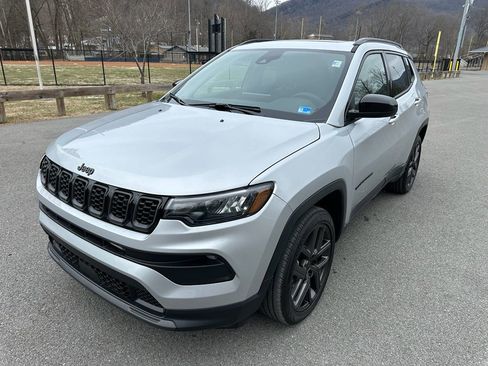 New 2026 Jeep Compass Latitude w/ Sun and Sound Group AWD/4WD image 8