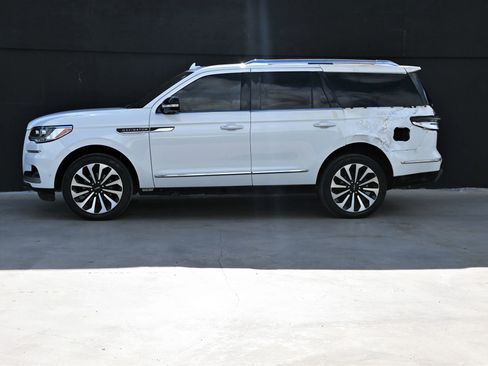 Used 2023 Lincoln Navigator Reserve RWD image 8