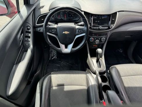 Used 2018 Chevrolet Trax LT w/ LT Convenience Package AWD/4WD image 10