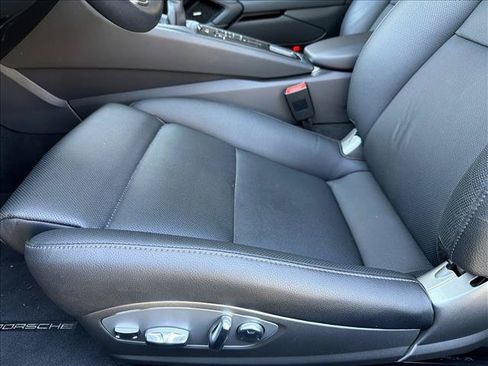 Used 2025 Porsche 718 Boxster RWD image 13