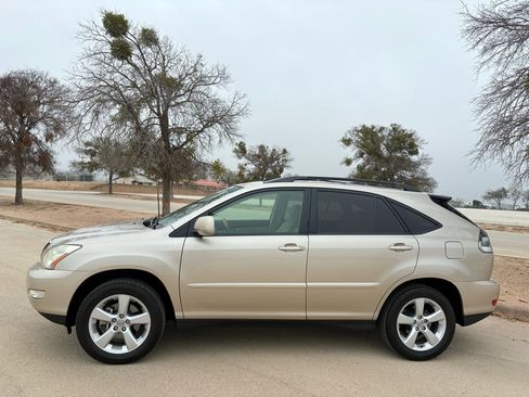Used 2006 Lexus RX 330 image 2