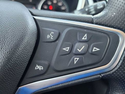 Used 2022 Chevrolet Equinox LT FWD image 19