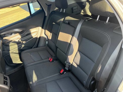 Used 2024 GMC Terrain SLE image 30