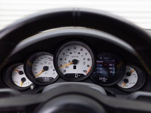 Used 2018 Porsche 911 GT3 RWD image 3