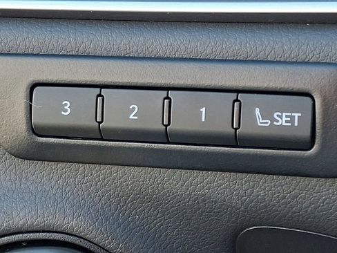 Used 2025 Lexus ES 300h w/ Premium Package image 26