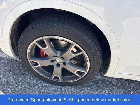 Used 2019 Maserati Levante AWD/4WD image 3