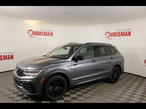 Used 2022 Volkswagen Tiguan SE R-Line AWD/4WD image 3