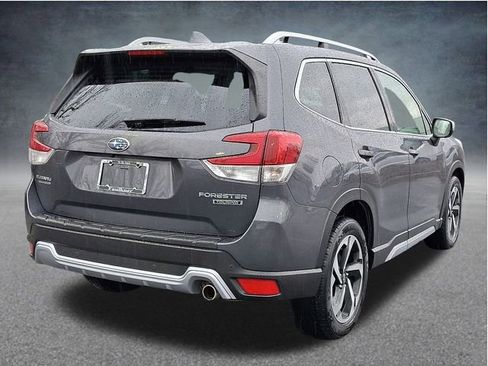 Used 2022 Subaru Forester Touring image 6