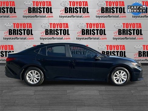 Used 2025 Toyota Camry XLE image 2