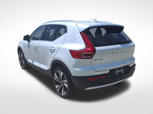 Certified 2024 Volvo XC40 B5 Plus AWD/4WD image 6