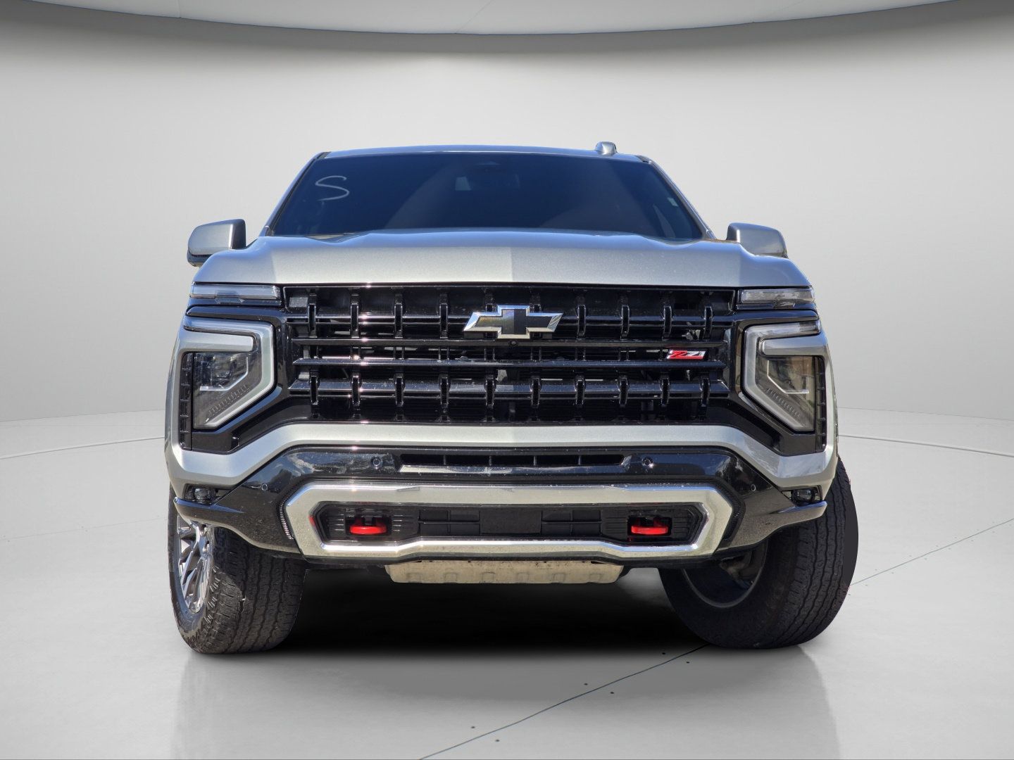Used 2025 Chevrolet Suburban Z71 AWD/4WD image 3
