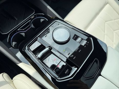Used 2026 BMW 530i xDrive AWD/4WD image 26