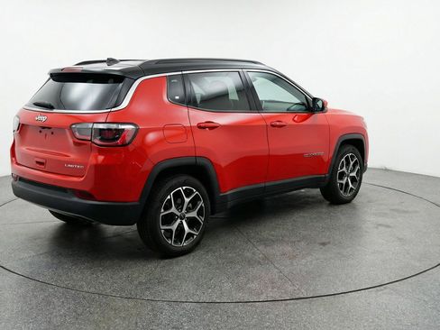 Used 2025 Jeep Compass Limited AWD/4WD image 9