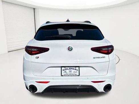 Used 2022 Alfa Romeo Stelvio Veloce AWD/4WD image 6