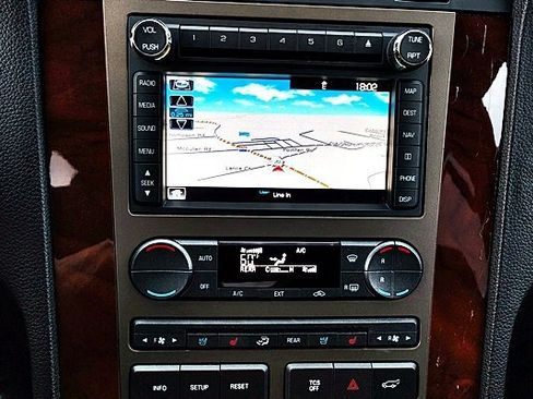 Used 2014 Lincoln Navigator 4WD image 19