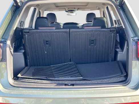 Used 2025 Volkswagen Atlas Peak Edition SE AWD/4WD image 26