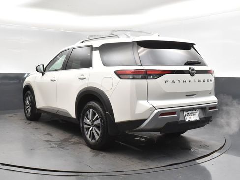 Used 2024 Nissan Pathfinder SL image 5