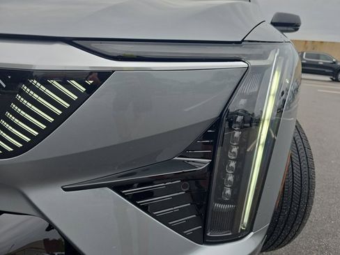 Certified 2025 Cadillac Optiq Luxury 1 image 31