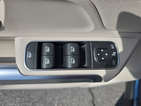 Used 2022 Mercedes-Benz GLB 250 4MATIC image 28