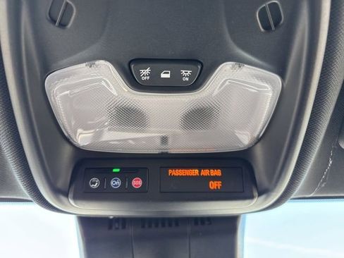 Used 2025 Chevrolet Colorado W/T RWD image 29