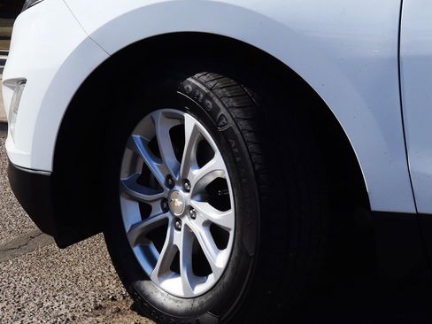 Used 2020 Chevrolet Equinox LS image 6