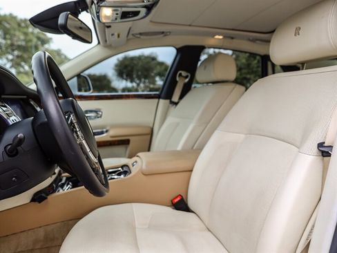 Used 2012 Rolls-Royce Ghost RWD image 31