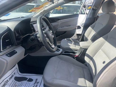 Used 2018 Hyundai Elantra SE w/ SE Connectivity Package 04 image 25
