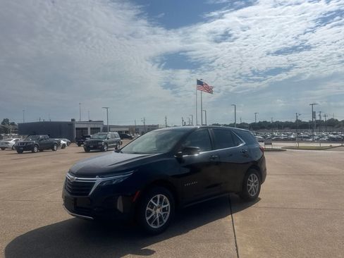 Used 2023 Chevrolet Equinox LT AWD/4WD image 9