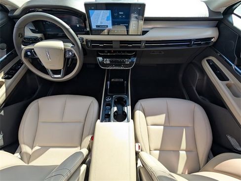 Used 2024 Lincoln Corsair FWD image 9