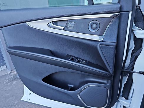 Used 2020 Lincoln Nautilus Reserve image 28