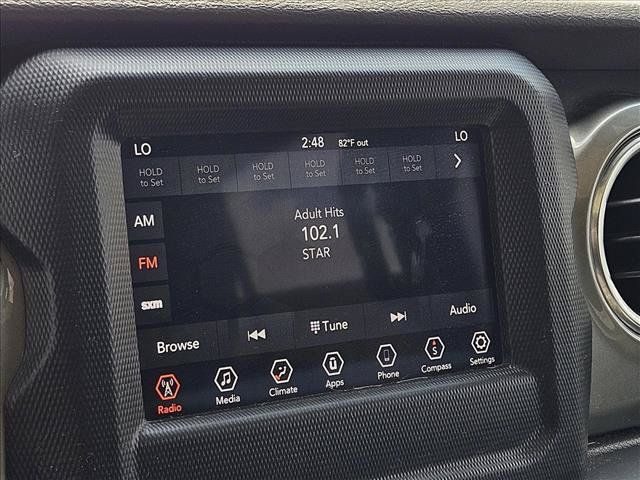 Used 2018 Jeep Wrangler Unlimited Sahara AWD/4WD image 17