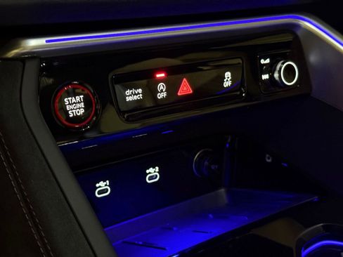 New 2025 Audi SQ5 Premium Plus image 23