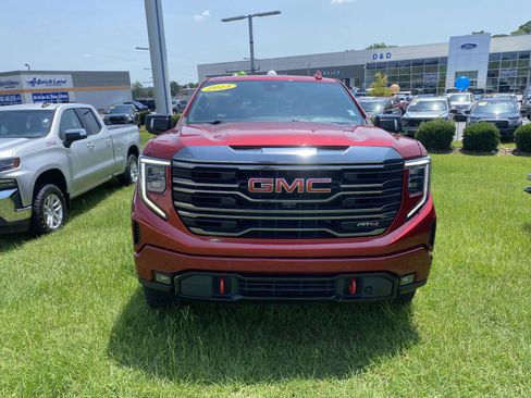 Used 2023 GMC Sierra 1500 AT4 w/ Technology Package AWD/4WD image 2