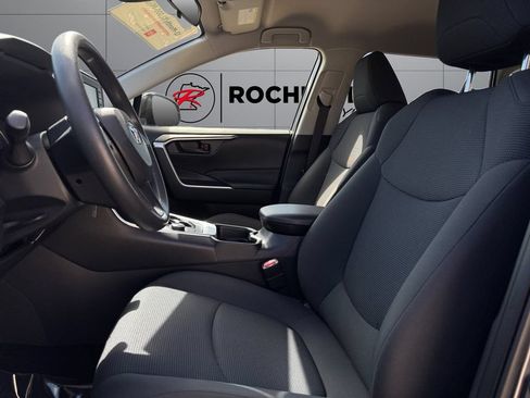 Certified 2019 Toyota RAV4 LE AWD/4WD image 10