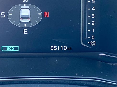 Used 2022 Kia Niro EX Premium FWD image 31