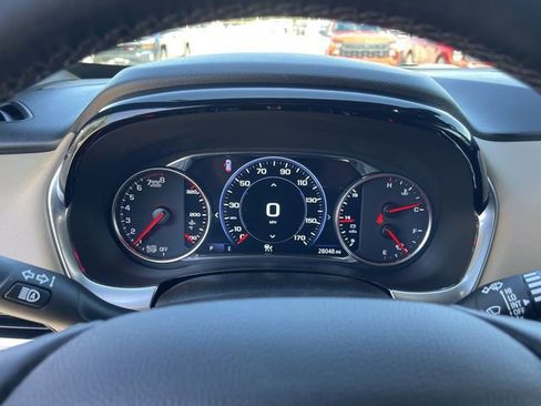 Used 2023 Chevrolet Traverse Premier AWD/4WD image 18