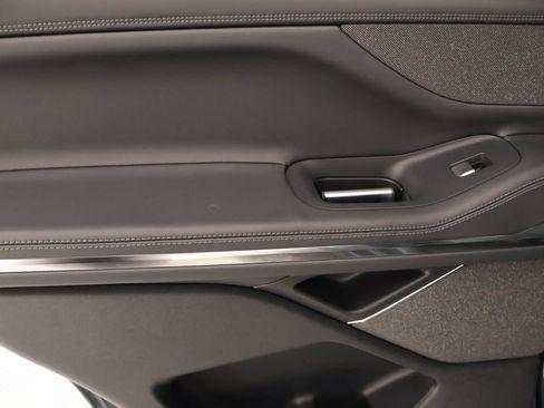 New 2025 Lincoln Navigator Reserve w/ Jet Appearance Package AWD/4WD image 19