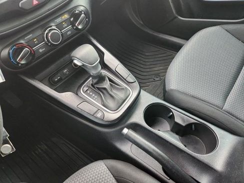 Used 2023 Kia Soul LX image 17