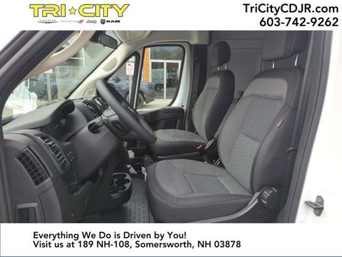 New 2026 RAM ProMaster 2500 w/ Convenience Group image 9