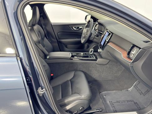 Used 2023 Volvo S60 T8 Plus AWD/4WD image 16