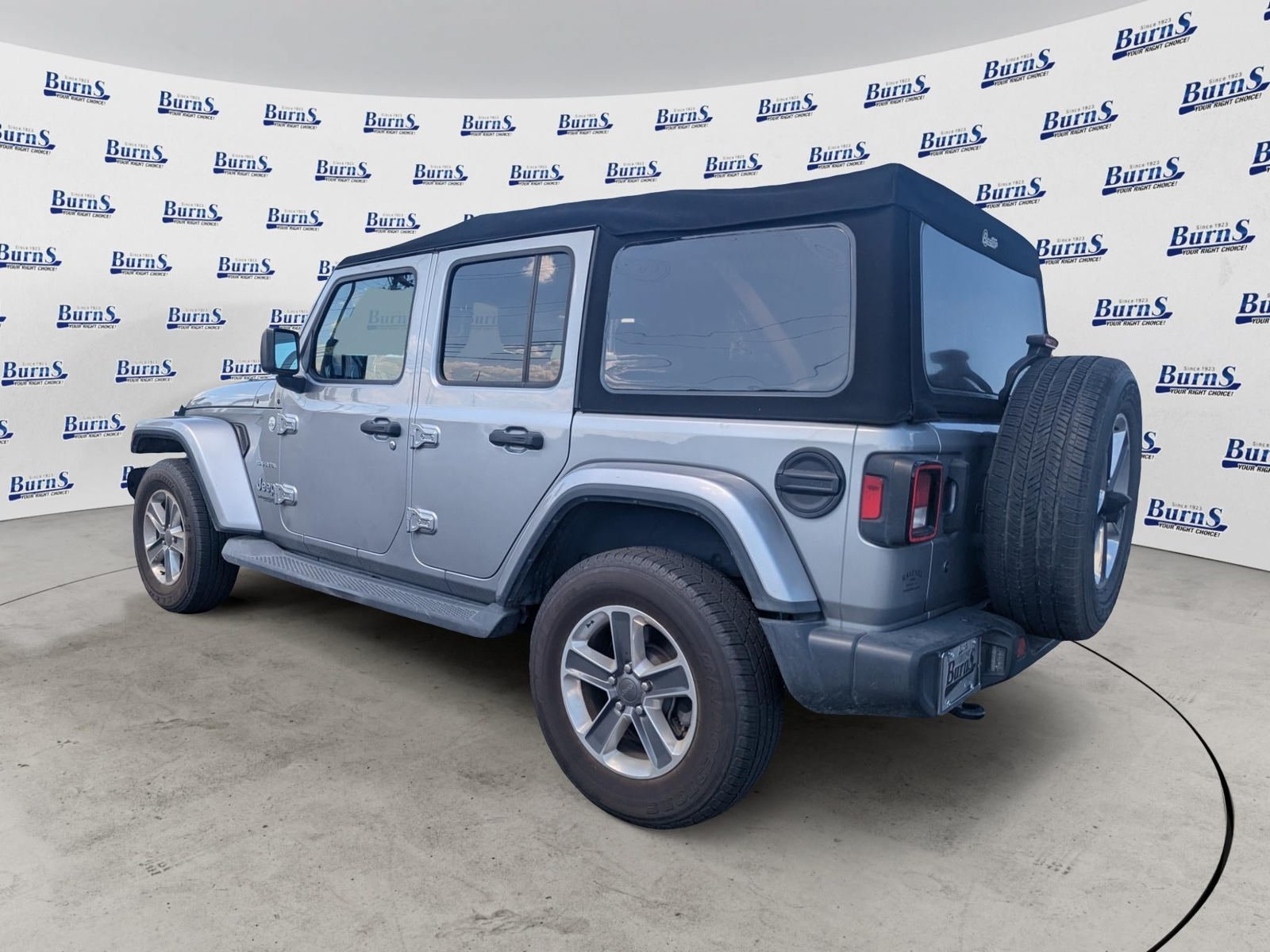 Used 2019 Jeep Wrangler Unlimited Sahara AWD/4WD image 6