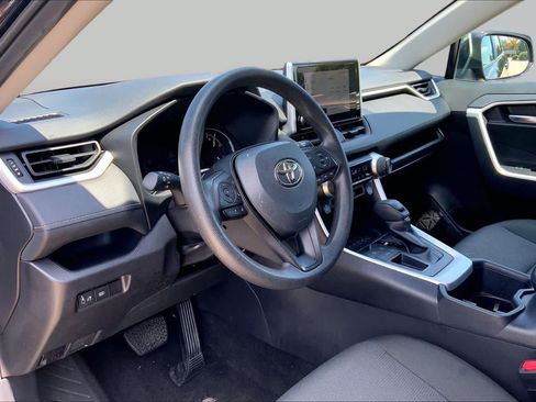 Used 2025 Toyota RAV4 XLE FWD image 17