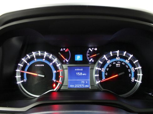 Used 2015 Toyota 4Runner SR5 AWD/4WD image 8