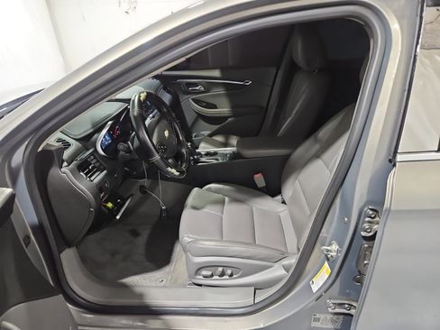 Used 2019 Chevrolet Impala LT w/ Sunroof and Spoiler Package image 10