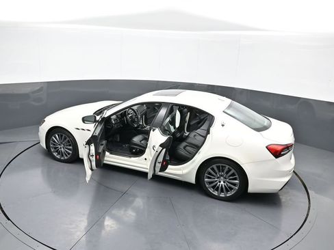 Used 2022 Maserati Ghibli Modena image 45