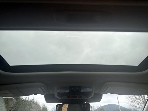 Used 2024 Subaru Crosstrek 2.0i Premium image 20