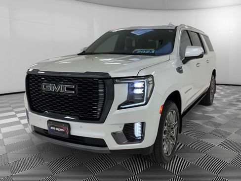 Used 2023 GMC Yukon XL Denali Ultimate AWD/4WD image 7